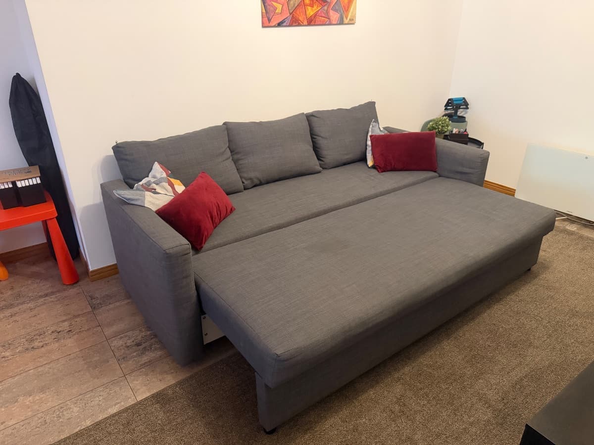 Sofá-cama IKEA FRIHETEN 3 lugares cinzento (Skiftebo cinzento escuro)