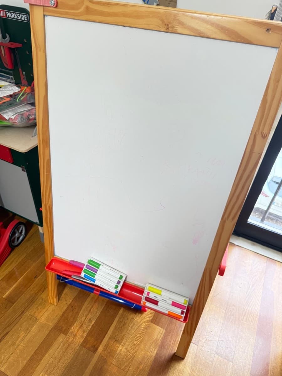 Cavalete infantil dupla face - quadro preto e branco