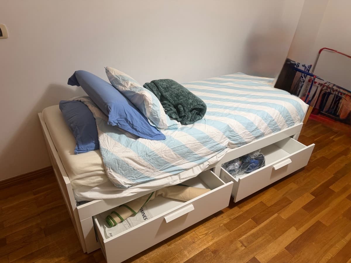 Cama BRIMNES IND/dupla branca com 2 gavetas E 2 Colchões