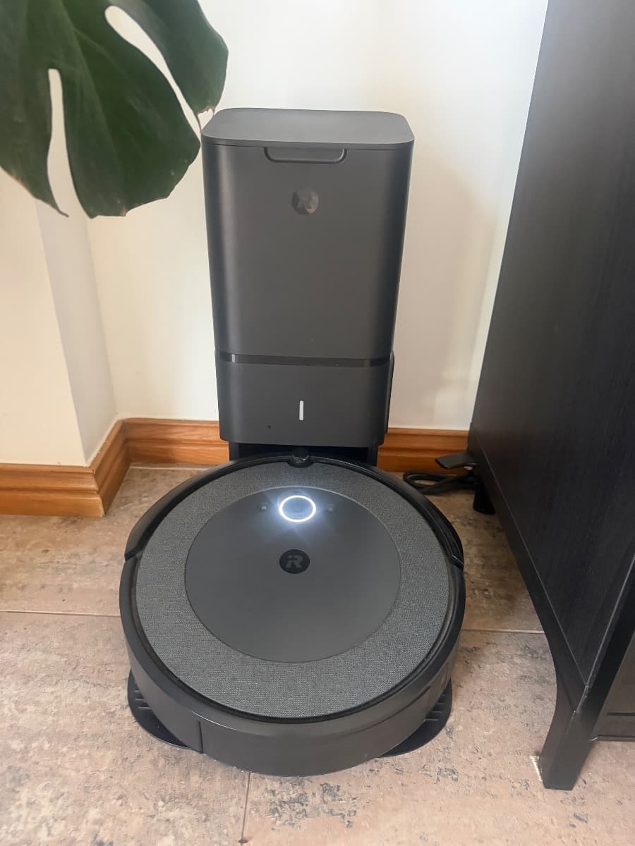 Aspirador Robot iRobot Roomba i3+ com base de autoesvaziamento